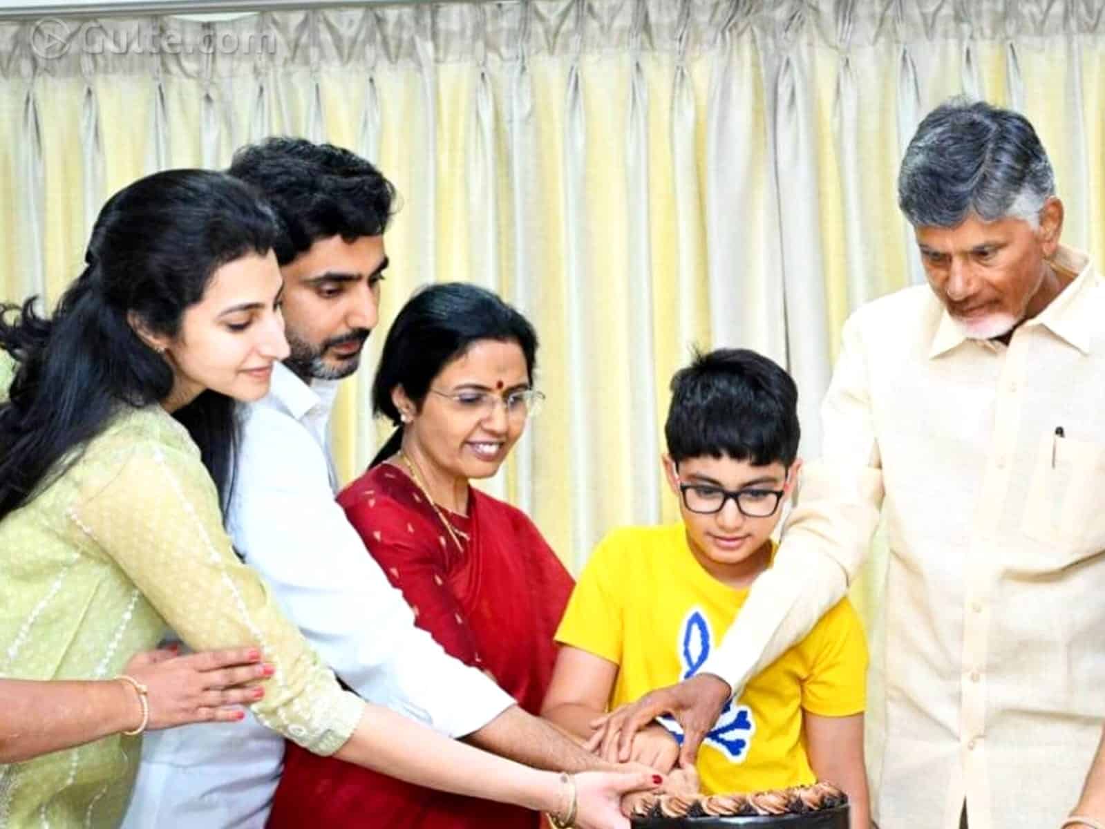 75th B'Day Babu Has Big Abroad Plans With Family