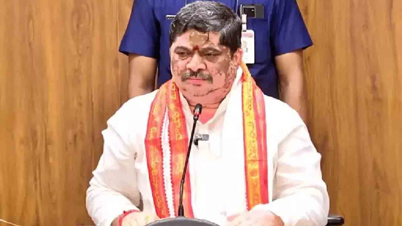 Minister Ponnam Prabhakar made a key announcement on the job calendar