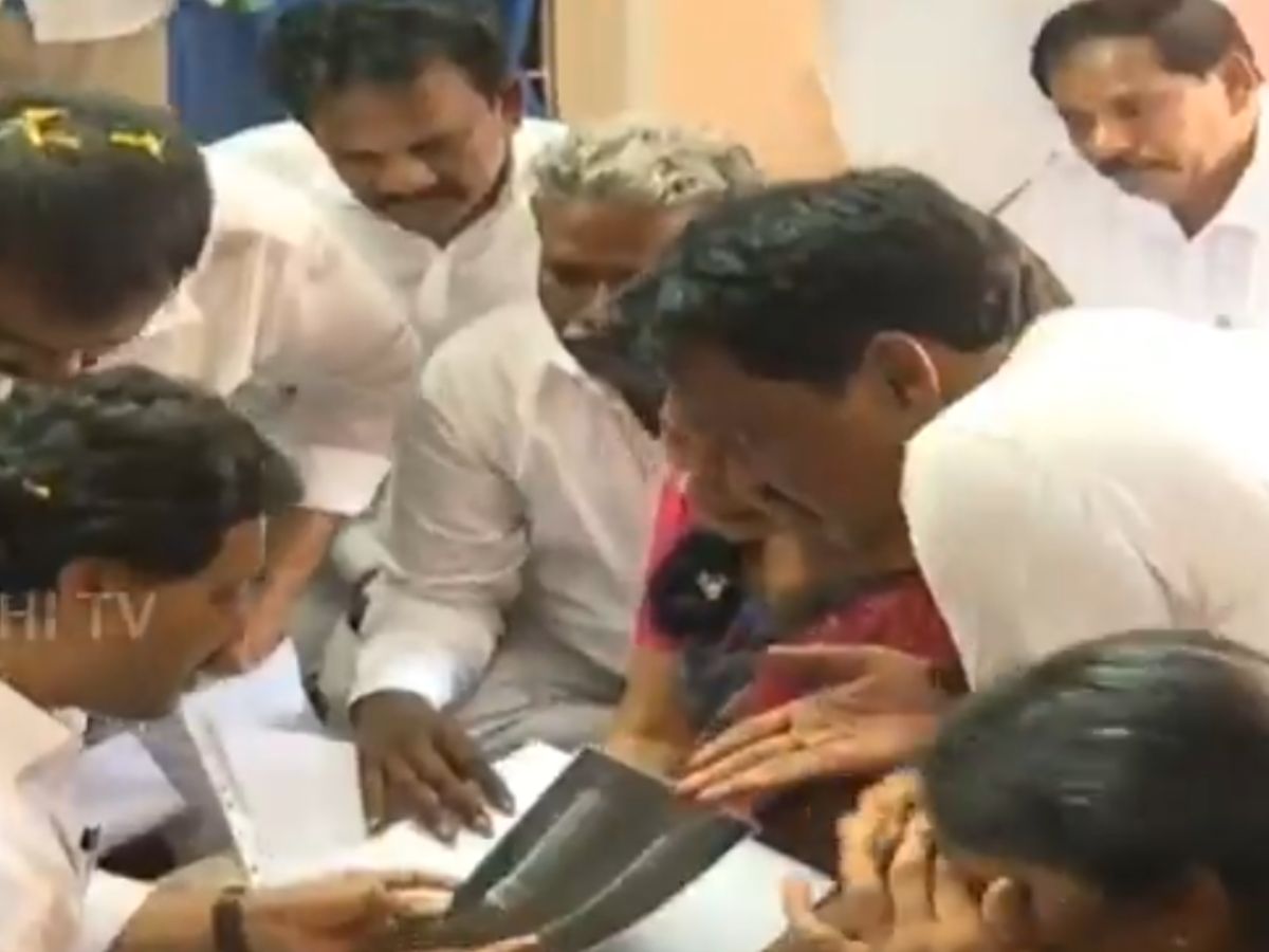 YS Jagan visits John Victor's family