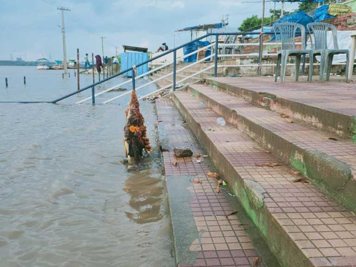 Godavari water level reaches 48 feet at Bhadrachalam Second danger warning issued