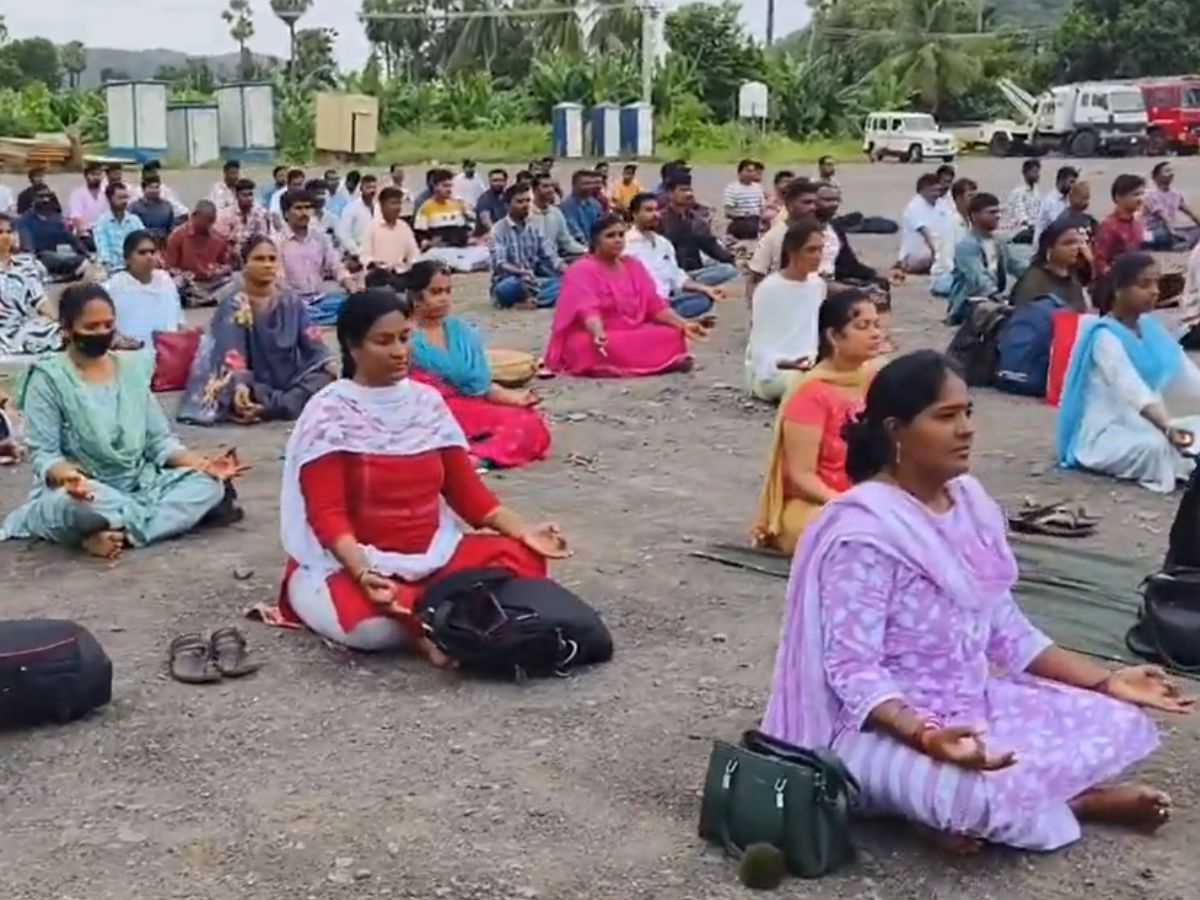 Yoga teachers protest in front of AP CM Chandrababu's house