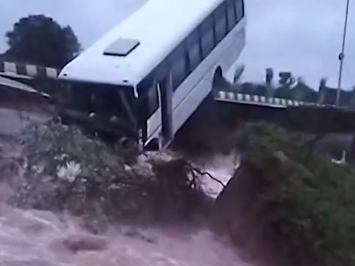 Bus plunges into Mahabubnagar canal