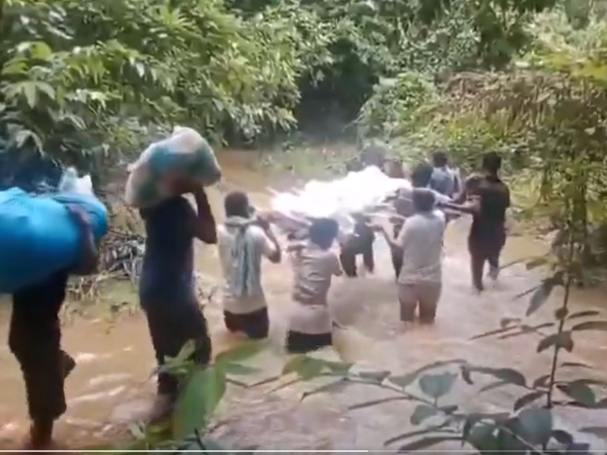Heartbreaking incident in Karivalasa, Parvathipuram, Manyam districtHeartbreaking incident in Karivalasa, Parvathipuram, Manyam district
