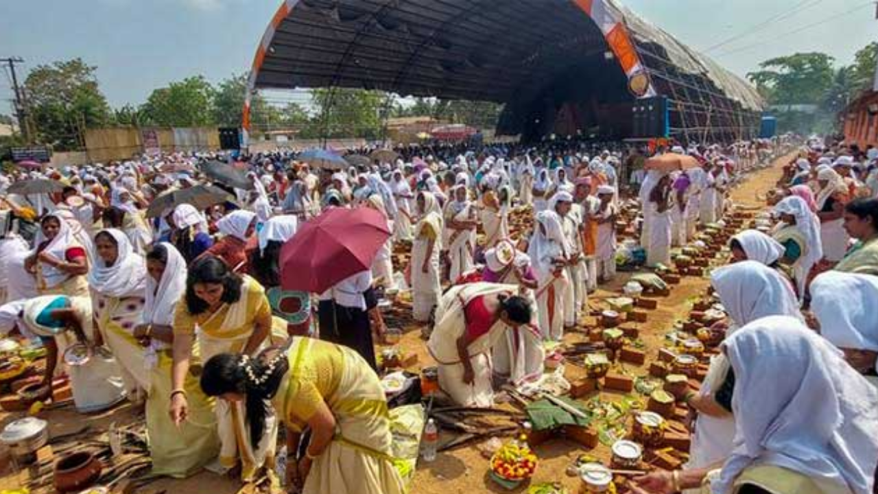 ‘Women’s Sabarimala’ Glows with Devotion During Attukal Pongala