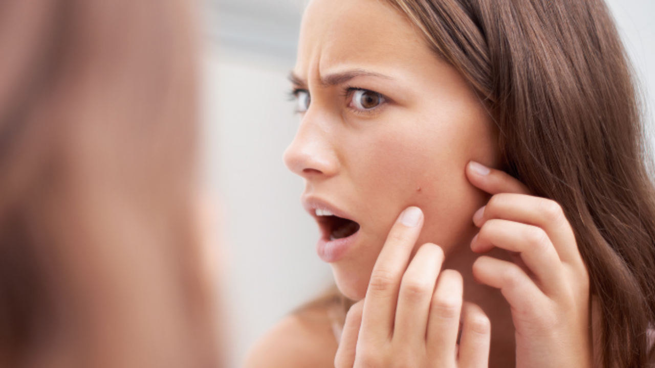 Evening Food Mistakes That Can Harm Your Skin Health