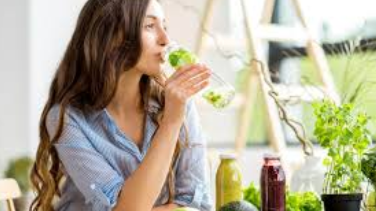 Women Must Know: Best Drinks That Support Vaginal Health
