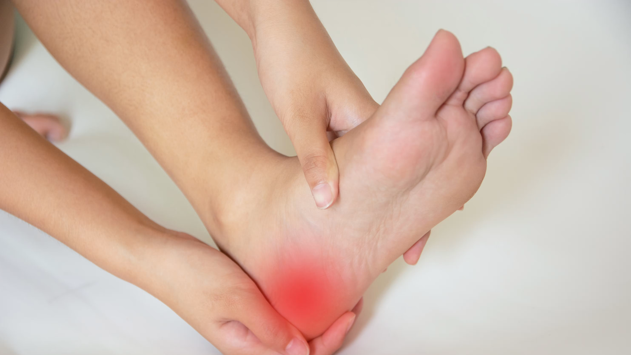 Heel Pain So Severe You Can’t Step Down? The Real Causes Behind It