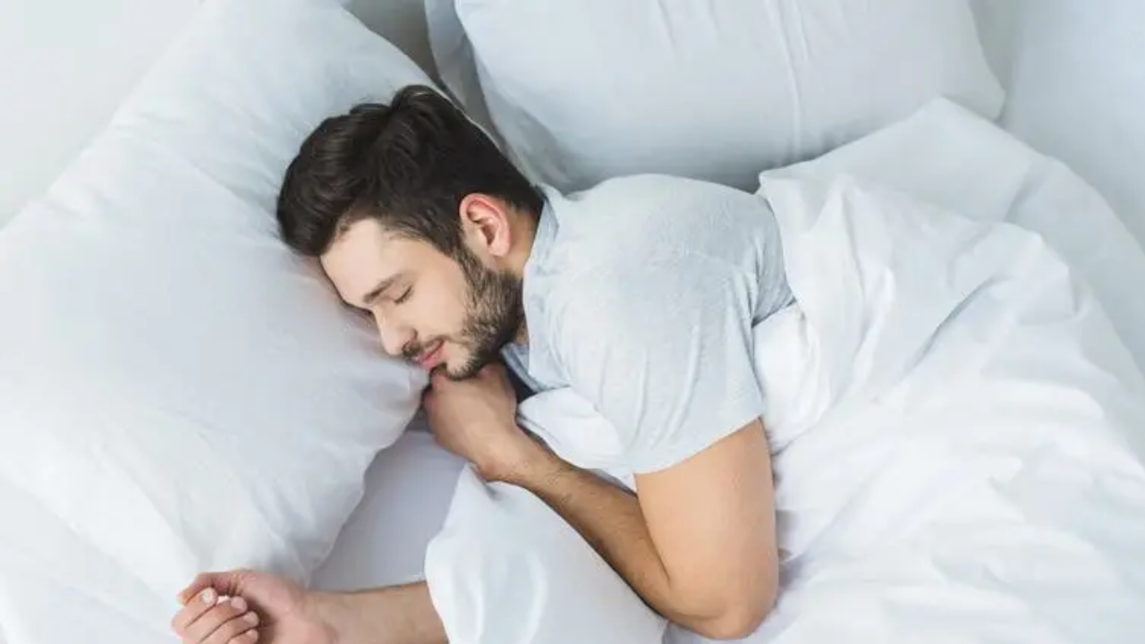 Always Tired but Can’t Sleep? Experts Explain the Hidden Reasons