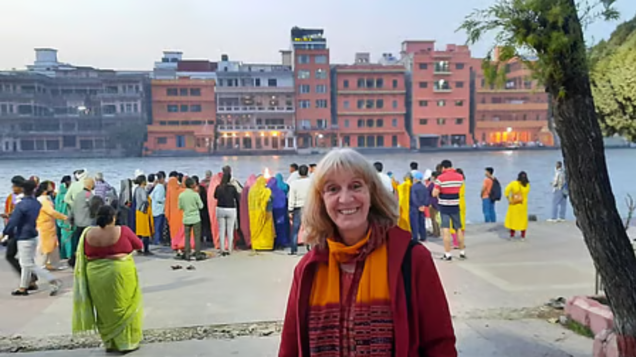 German Writer Praises India After Global Travels, Internet Reacts