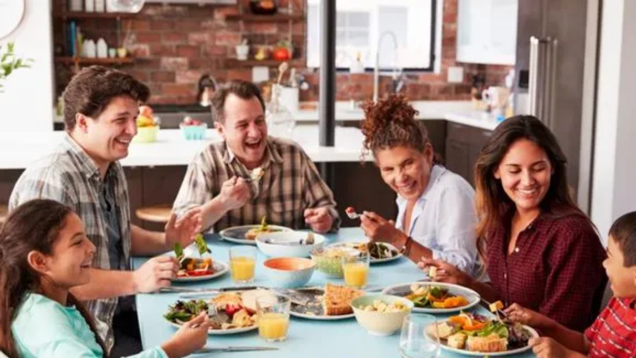 Is Eating Too Fast Harmful? Know the Healthy Eating Pace