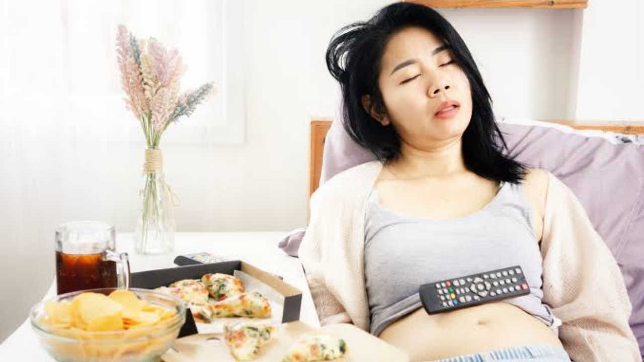 Sleepy After Meals? Know the Reasons and How to Stay Alert